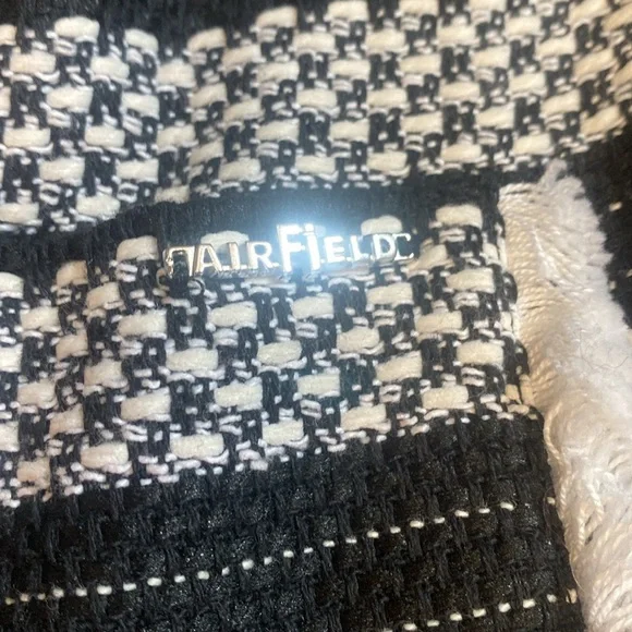 AirField Striped Black and White Blazer - Picture 16 of 17